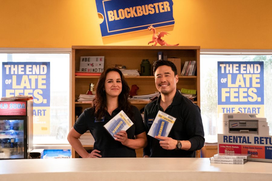 「地球最後の」有名レンタルビデオ店、存続なるか!? Netflix『わが愛しのブロックバスター』の絶妙な懐かしネタにニヤリ