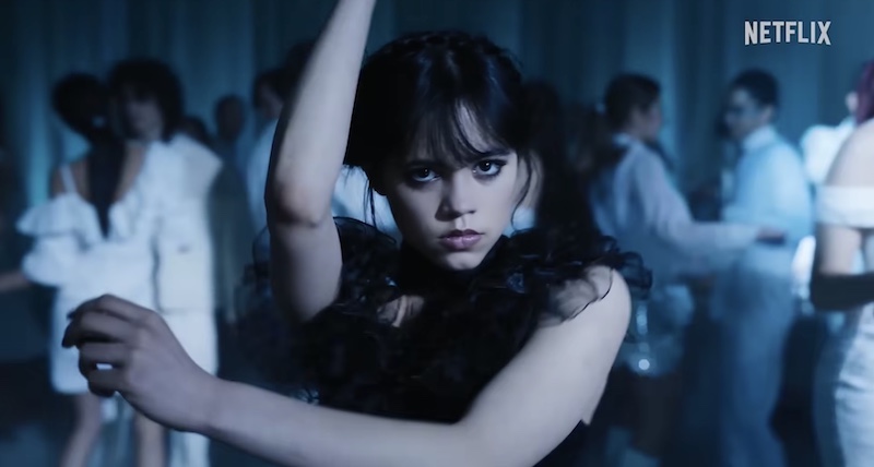 バズリまくる『ウェンズデー』ゴス・ダンス 歌姫レディー・ガガが参戦