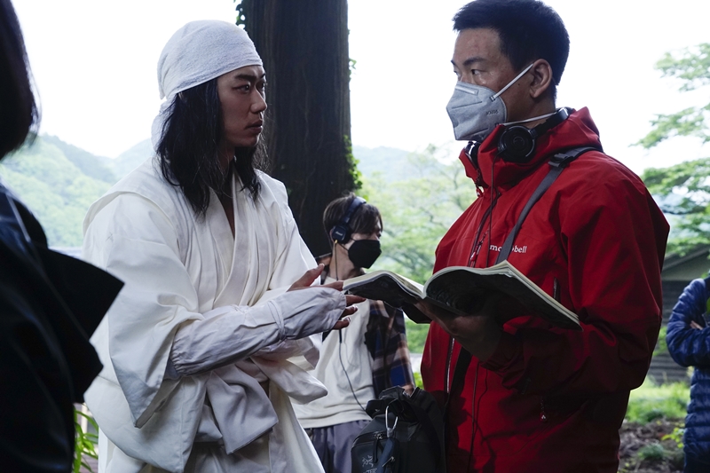 柳楽優弥「監督にとって『ガンニバル』は大好物のテーマだと思う」 鬼才・片山慎三が描く“濃厚な人間描写”と“エンタメ”の好バランス