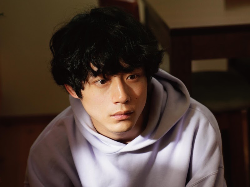 存在しない“誰かの想い”が見える青年・未山の秘密とは？  坂口健太郎主演『サイド バイ サイド 隣にいる人』
