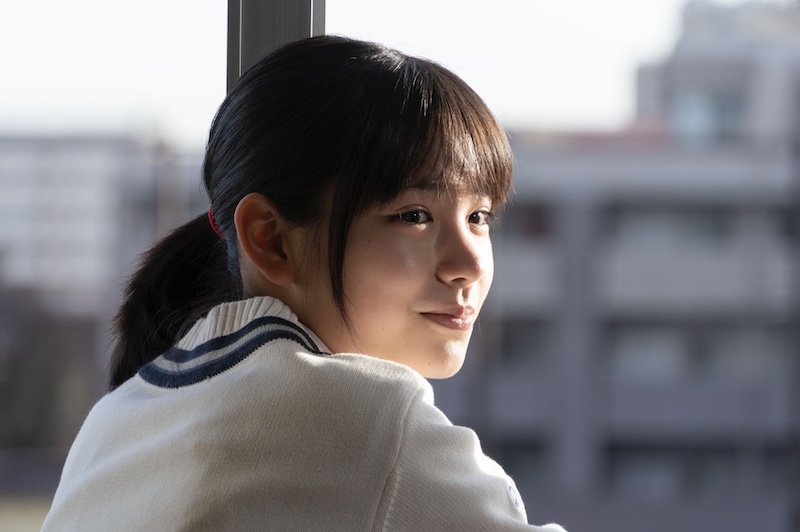 広瀬すずに恋のライバル！？ 新カルピスガール・當真あみのピュアな“初恋”に心ときめく『水は海に向かって流れる』