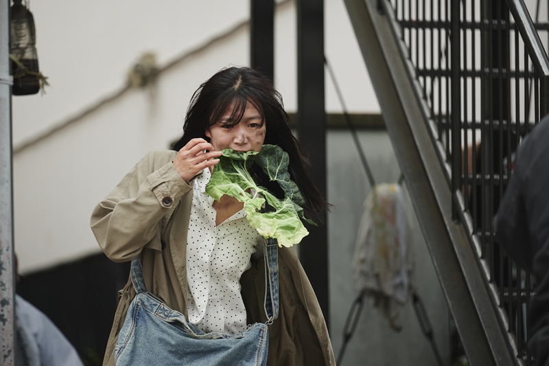 1日5000円、一緒にいてくれるだけでいい 『道で拾った女』はトラック運転手の男とホームレスの女が紡ぐ“行き先のない”ロード―ムービー