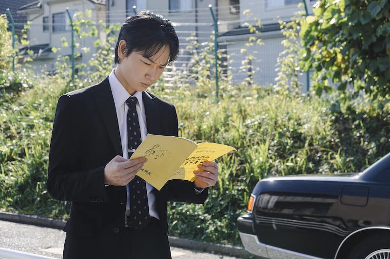 「台北金馬映画祭」ではチケットが秒で売り切れ『カラオケ行こ！』綾野剛＆齋藤潤を捉えた場面写真解禁
