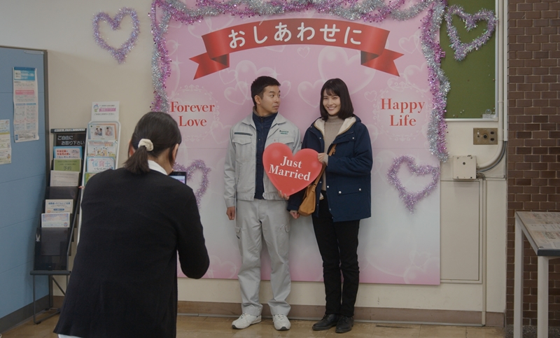 「血まみれのホストが倒れている」衝撃的すぎる予告映像にビビっときたら劇場へGO！狂愛サスペンス映画『熱のあとに』全国公開中