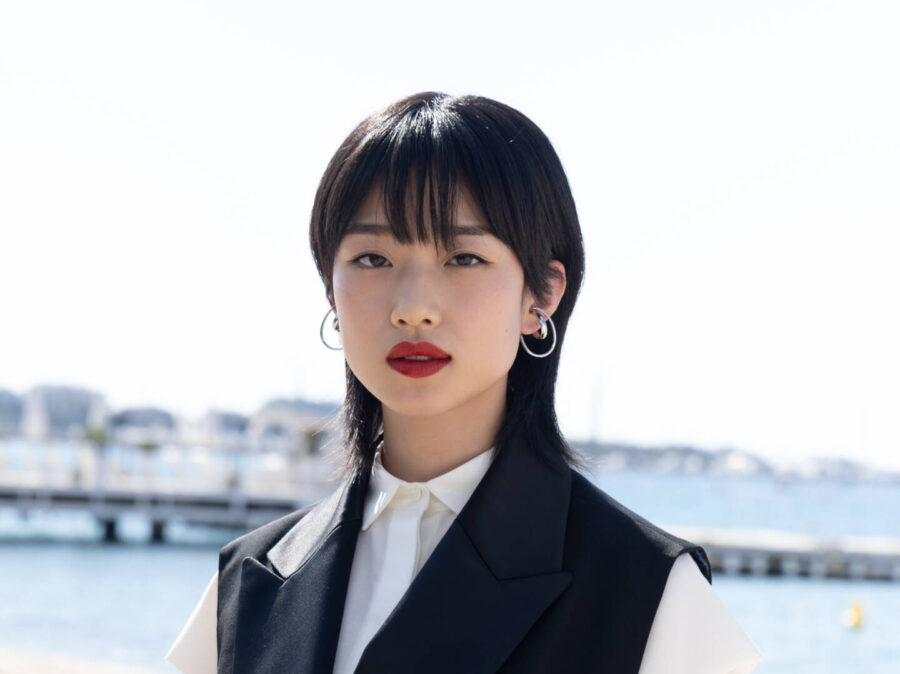 「東京って砂漠っぽい」“愛の不毛”描く『ナミビアの砂漠』河合優実×山中瑶子監督インタビューinカンヌ映画祭【批評家連盟賞受賞】