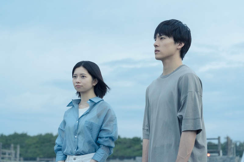 満面の笑みでOKサインする桜田ひより＆“清澄”として歌詞を披露する川西拓実(JO1)も『バジーノイズ』メイキング映像