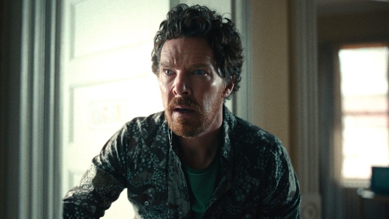 呆然、焦燥、狂気、ベネディクト・カンバーバッチの“壊”演が光る Netflixシリーズ『エリック』本予告