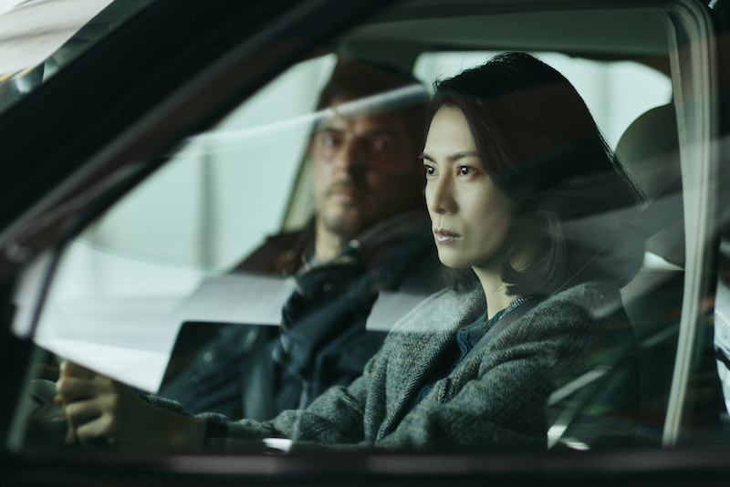 柴咲コウが全編フランス語で挑んだ『蛇の道』“心療内科医・小夜子”の狂気を詰め込んだ映像が公開