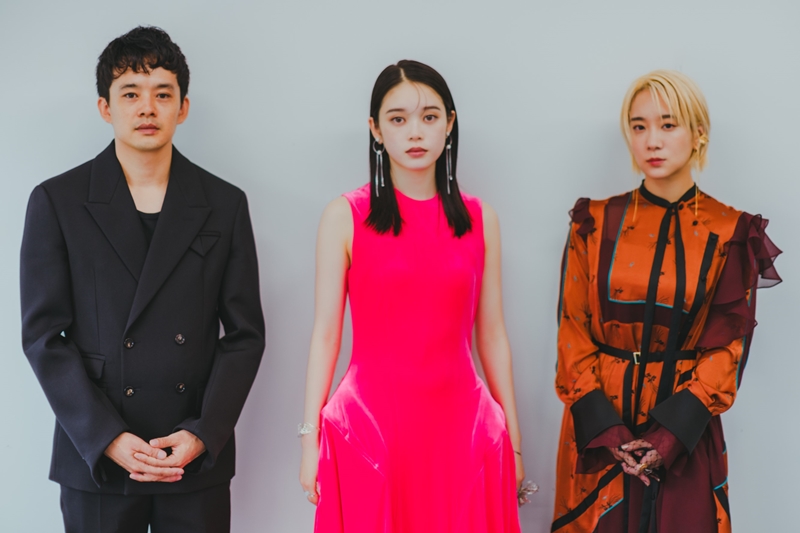 池松壮亮「2人に倒されたかった（笑）」髙石あかり＆伊澤彩織との対決秘話『ベイビーわるきゅーれ ナイスデイズ』インタビュー