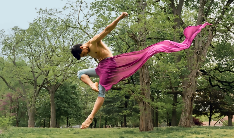 「インド映画のダンス」に魅了された遅咲きダンサーは夢を掴めるか？『コール・ミー・ダンサー』脅威の“身体能力”映像