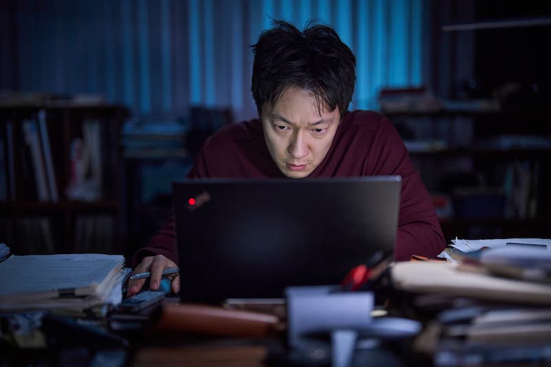 政府よりも大きな組織とは一体何なのか？“世論操作”の実態に迫る衝撃作『コメント部隊』予告編
