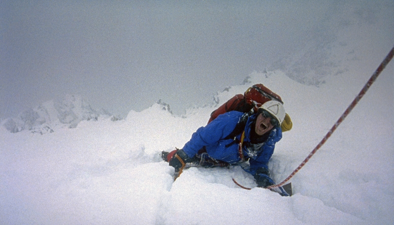 「人喰い山」「死亡事故多発」なぜ冬登山は危険なのか？「雪山からの生還劇」描くドキュメンタリー映画